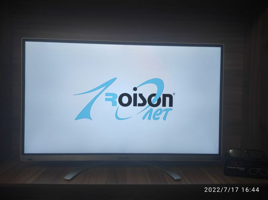 Roison телевизор 42 LED FULL HD