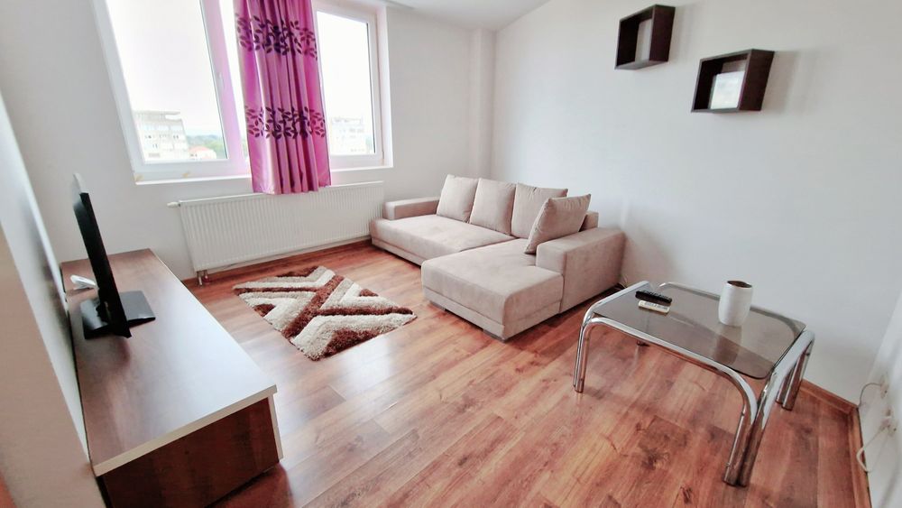 Inchiriez apartament 3 camere VIA ROMANA