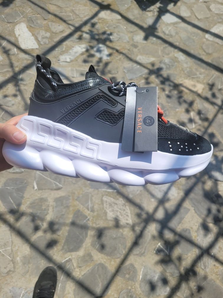 Versace chain reaction