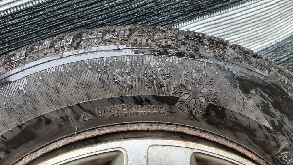 Vând 4 buc. roți iarnă 205/60R16