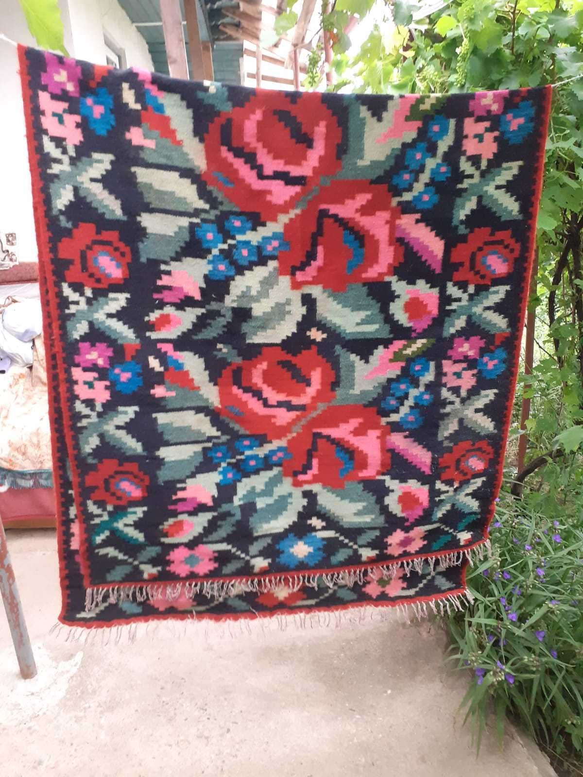 Covor traditional floral