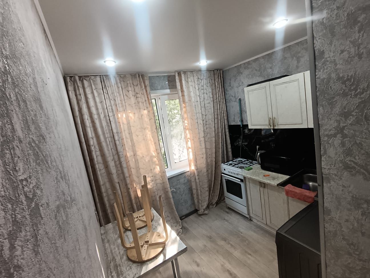 Продаётся 2 комн р.С Тюленина
