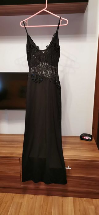 Rochie neagră de seara