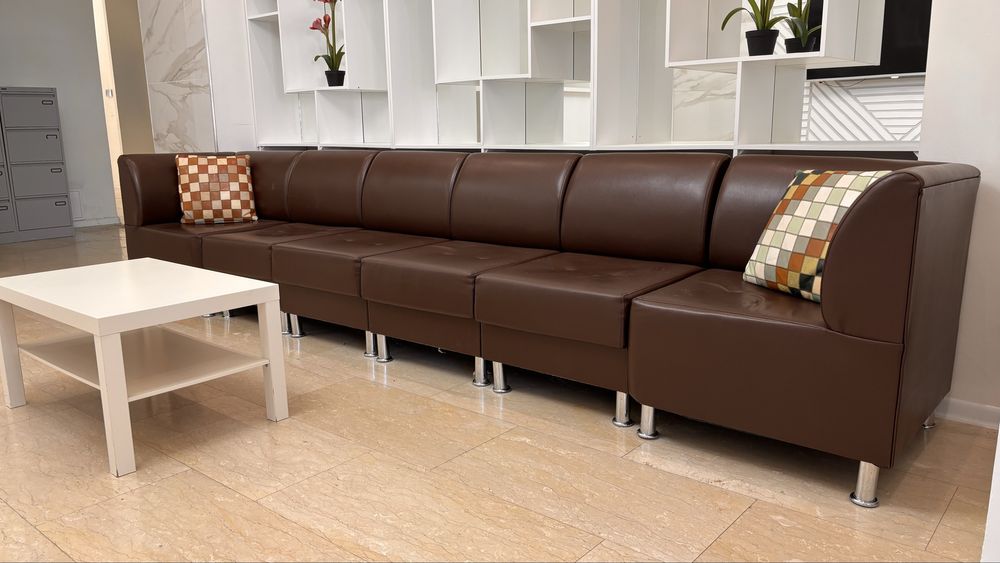 Продается Диван с пуфиками