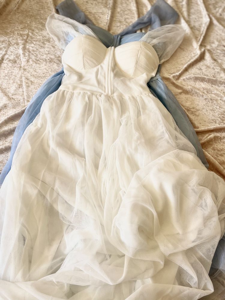 Кукленска рокля в син и бял цвят с тюл. Размери С и М