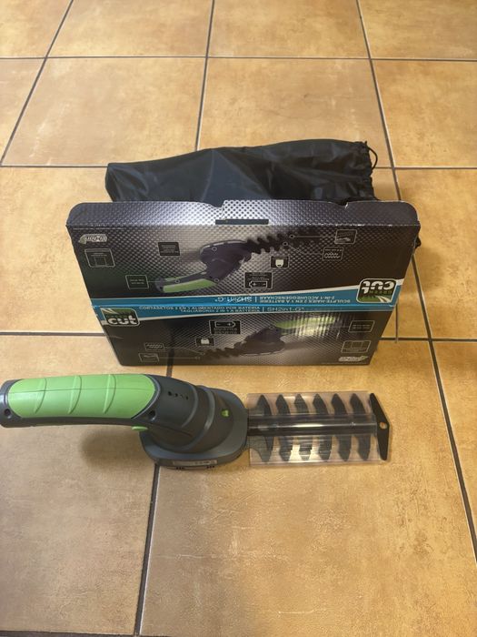 Foarfeca pentru gard viu cu acumulator, 3.6 V - NOU