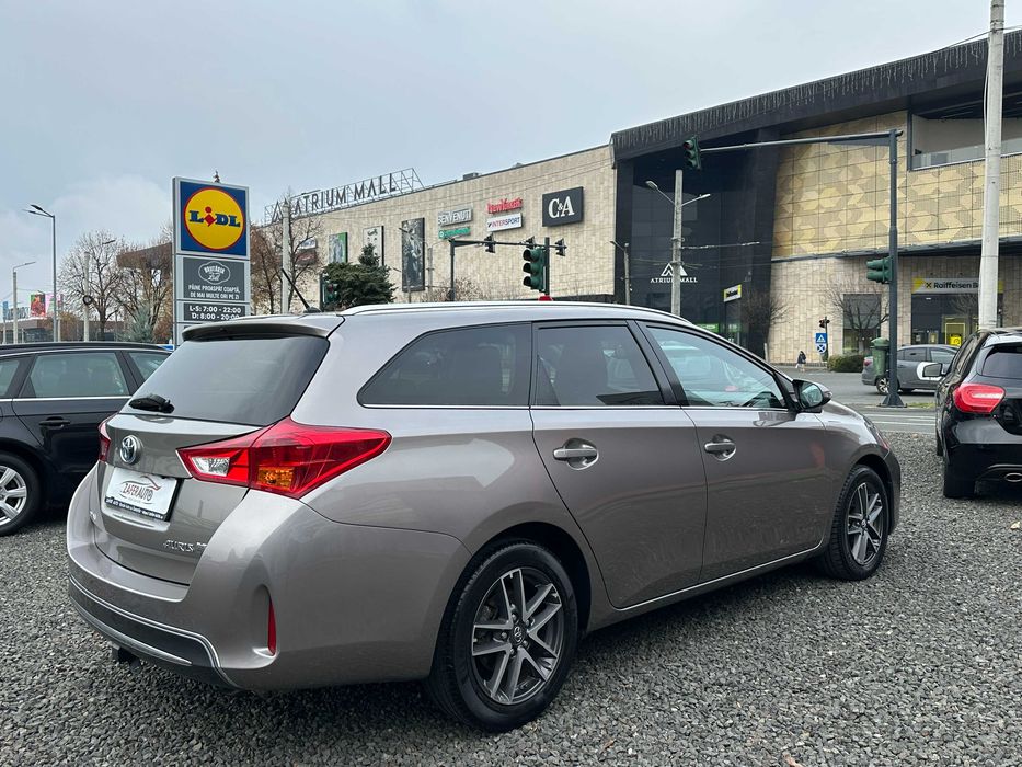 Toyota Auris 1.8L VVT-i Hybrid 2015 131.000 Km