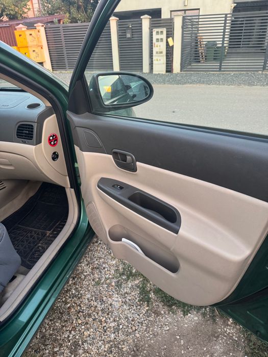 Hyundai Accent 1.6 benzina. 2007