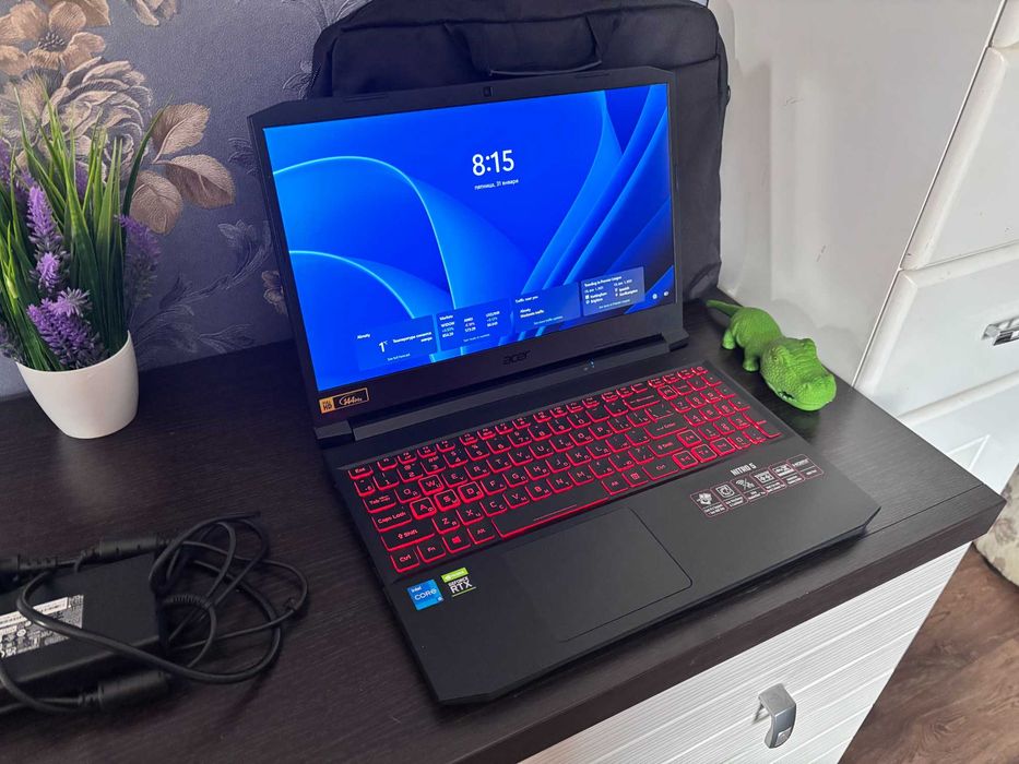 Acer Nitro 5. Core i5 11400h. RTX 3050.  Ssd 512gb. Ram 16gb.
