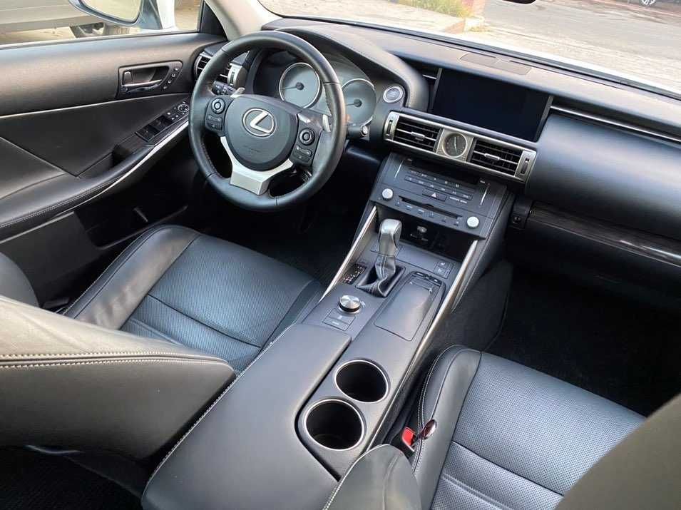 Lexus IS200T 2016 Luxury