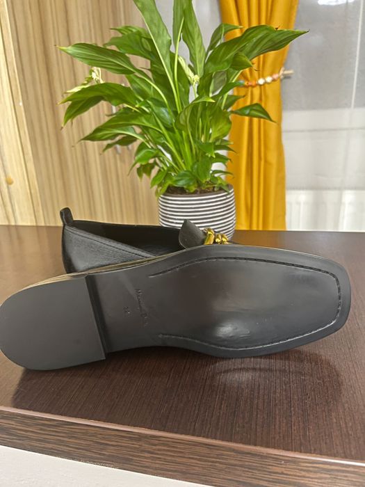 Vand pantofi originali