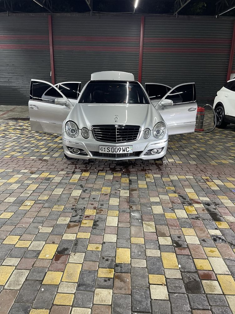 Продаетса мерседес бенз w211 E200