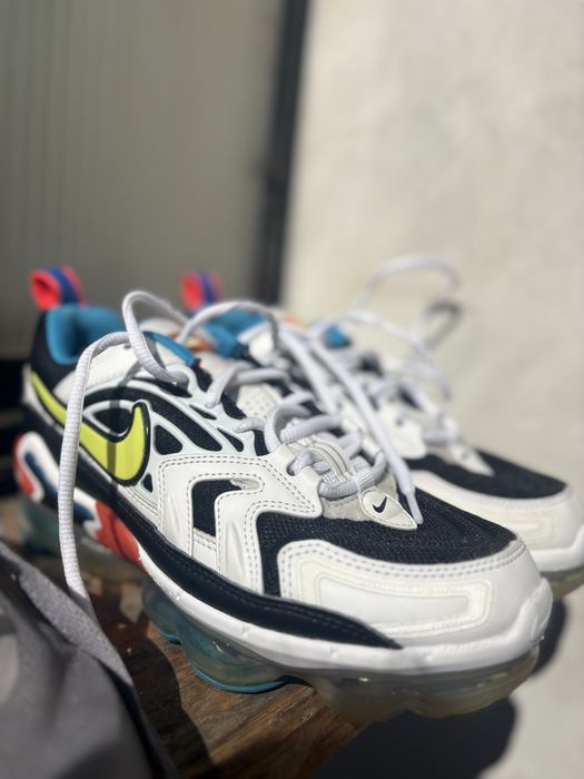 Маратонки nike 39 номер