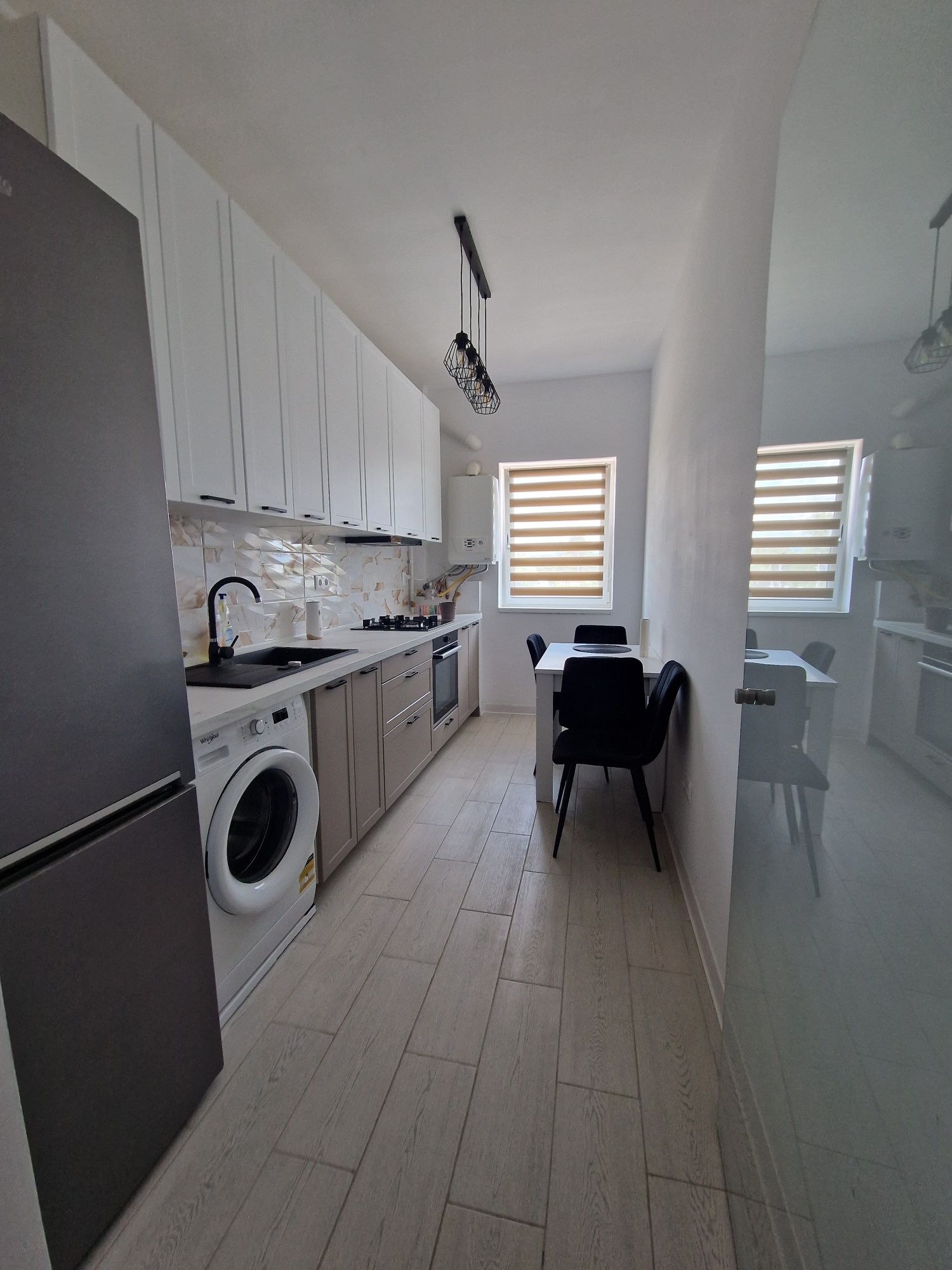Inchiriez apartament