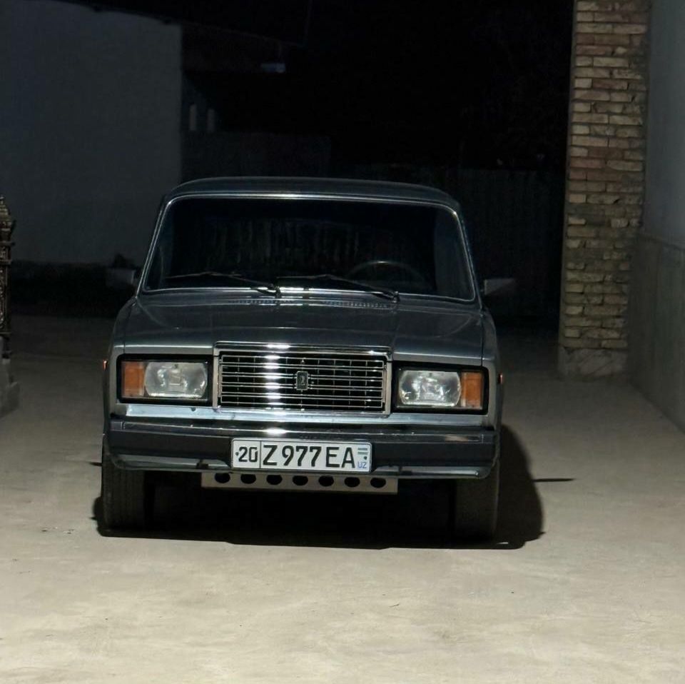 VAZ 2107 Lada, Gray
