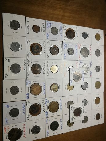 Lot 38 monede din diverse țări în cartonaș