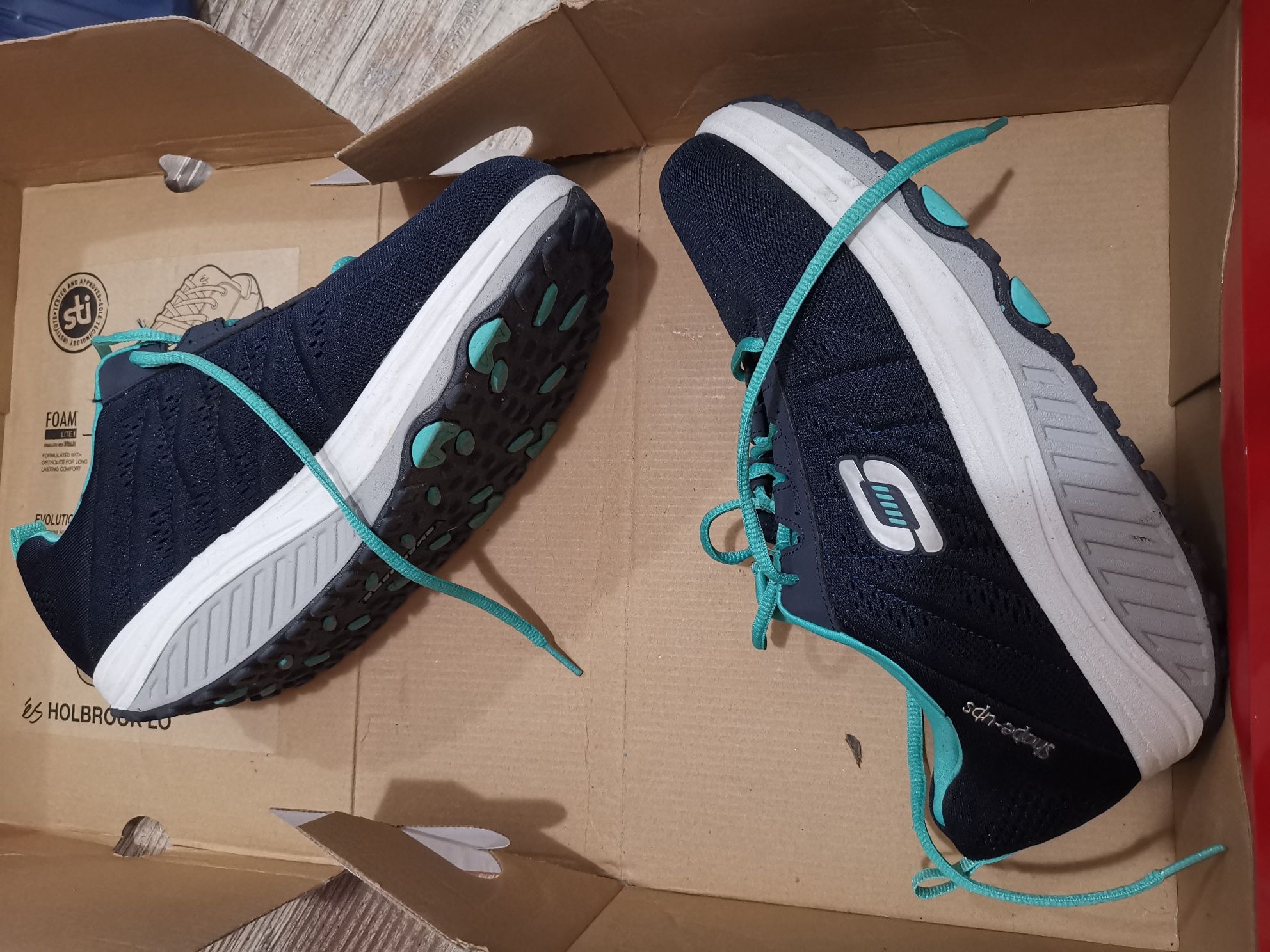 MARC спортни обувки, Skechers обувки за трениране