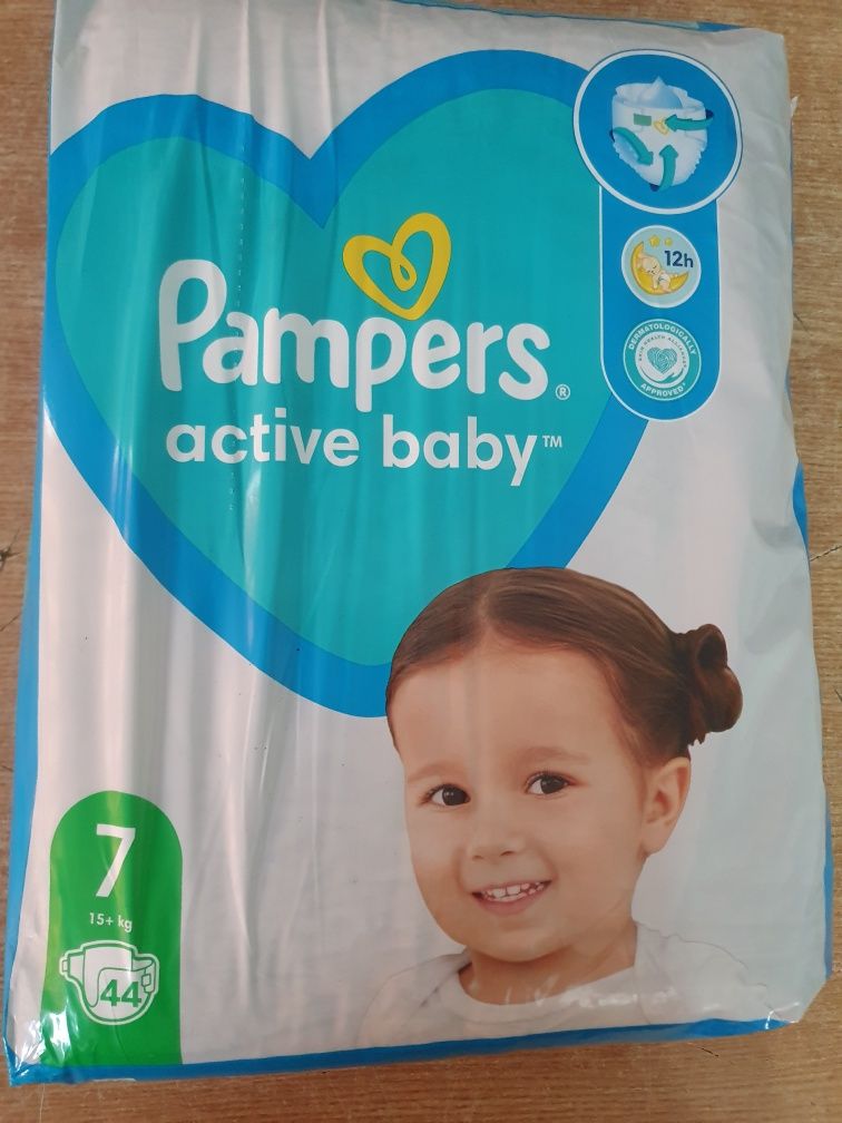 Vând Pampers numărul 7 Active Baby 44 bucati/bax