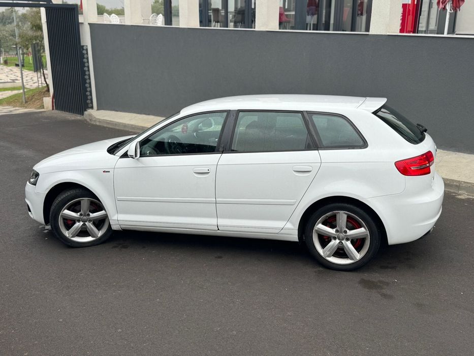 Vând Audi A3 1.6 tdi S-line