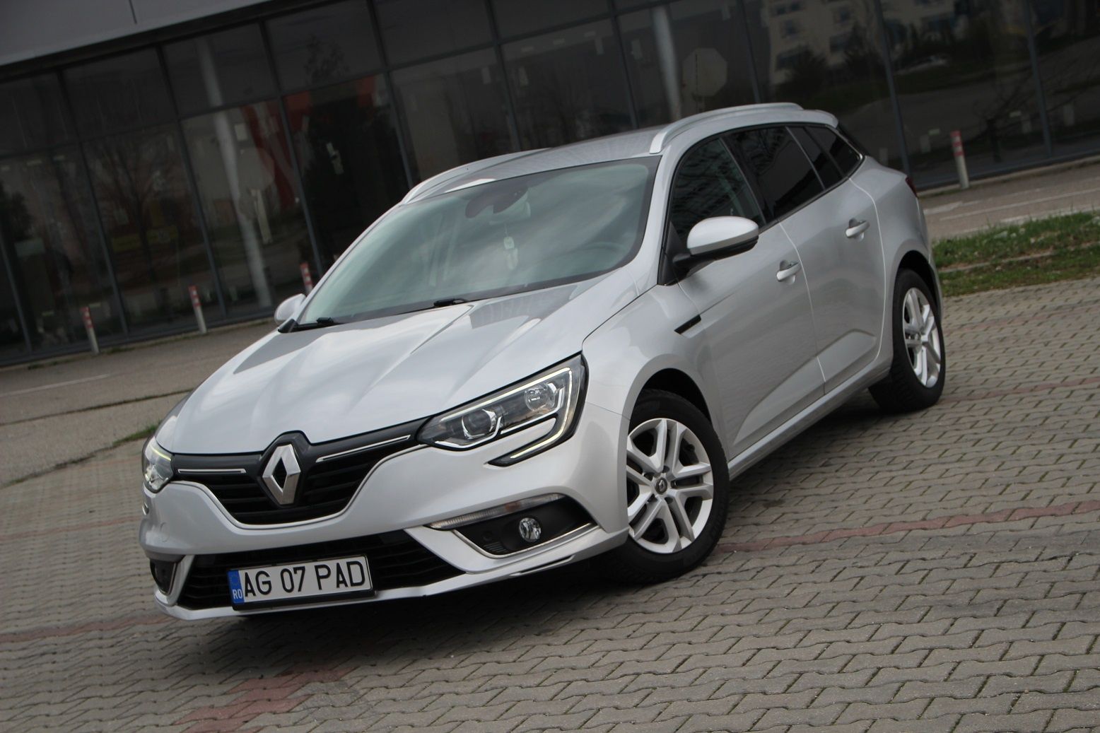 Vind Megane 4 unic proprietar