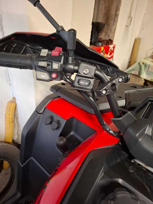 Vand atv cf 625 pentru pretentiosi .