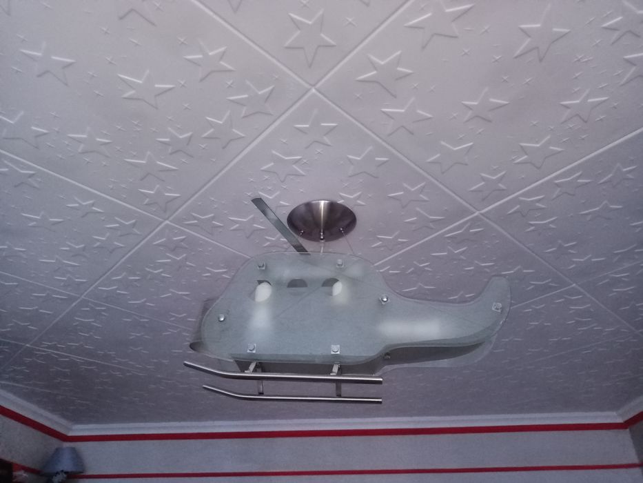 Продам люстра вертолет светит очень ярко