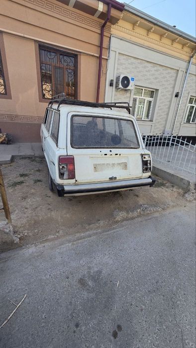 Pikap srochna sotiladi