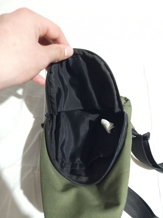 Тъмно зелена чантичка