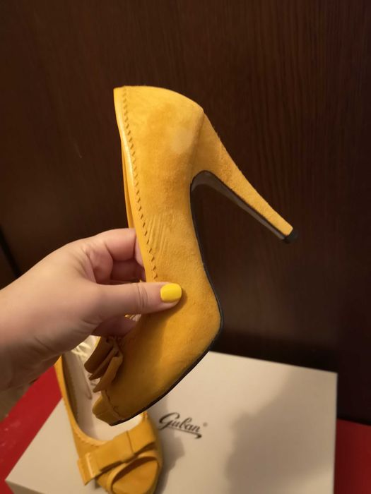 Pantofi Guban, varf decupat, piele intoarsa