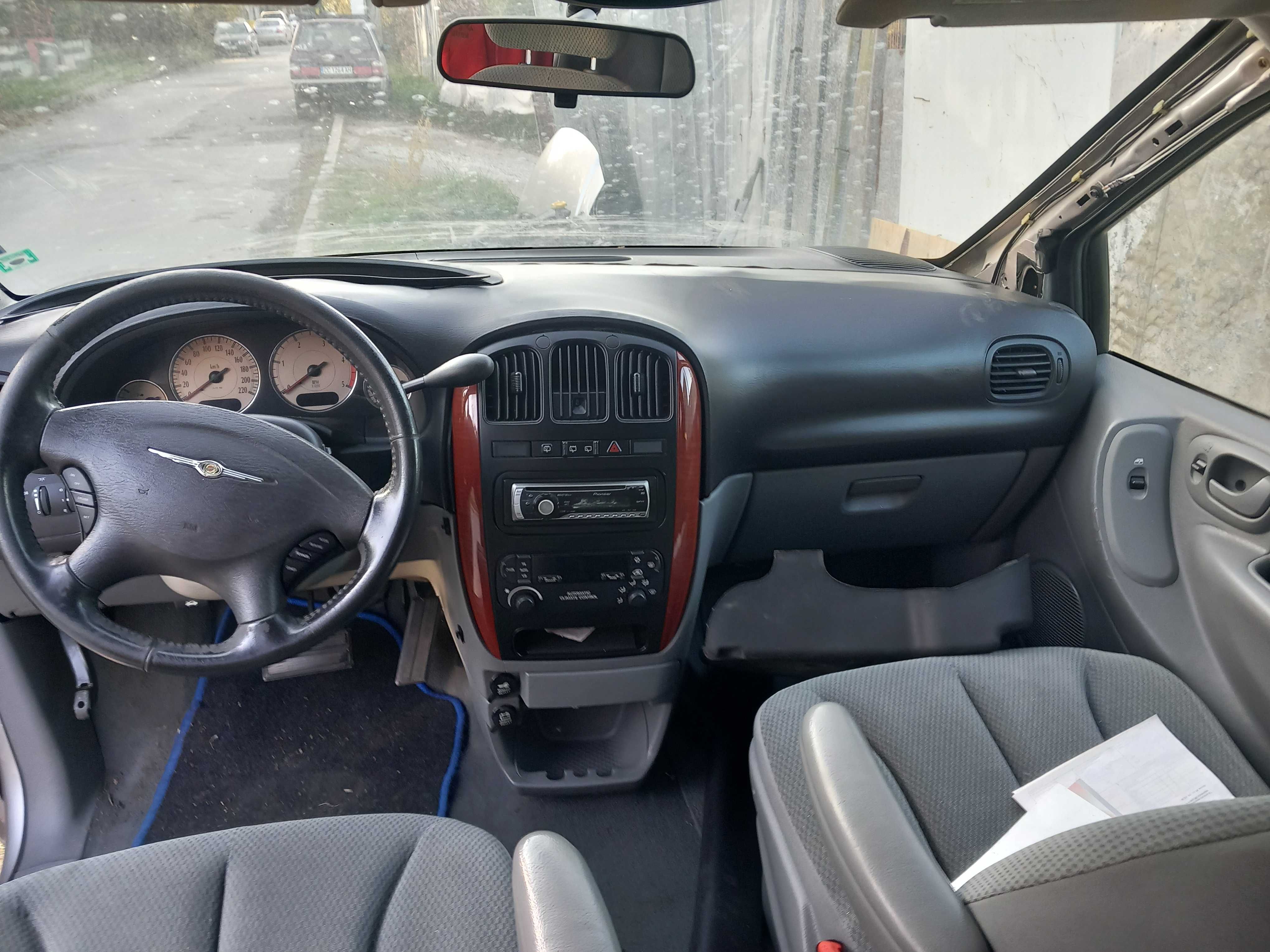 Chrysler voyager
