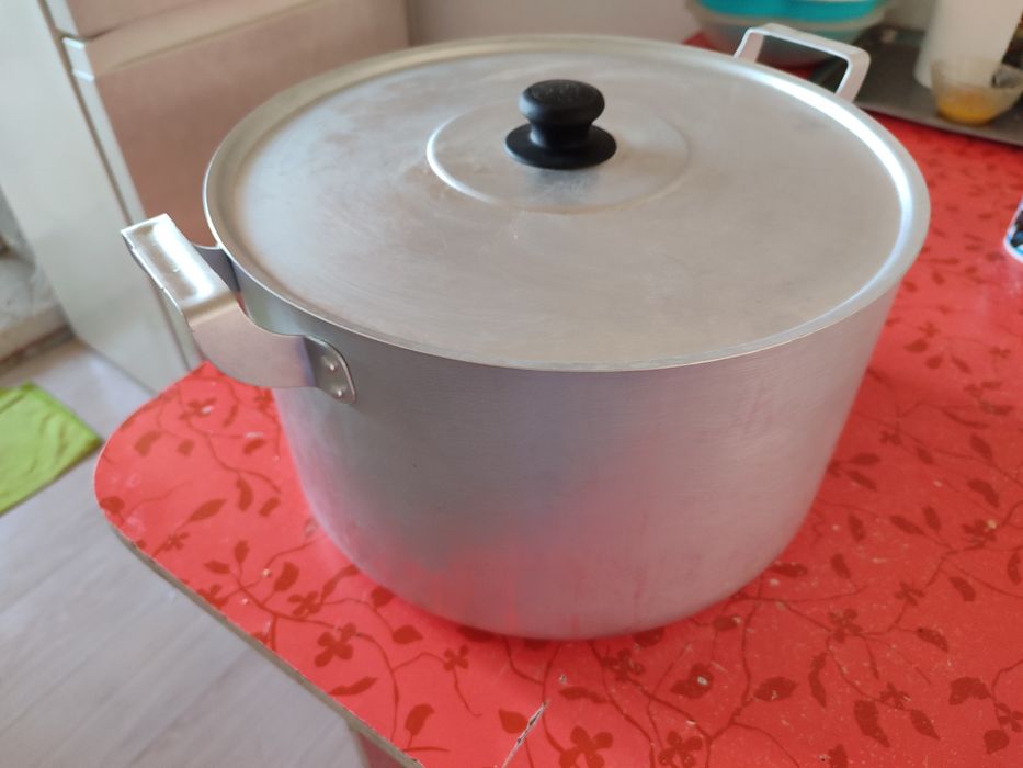 Кестрюлья сатылады. 1 рет пайдаланылған. 7500 ге алдым. Нақты баға 6тг