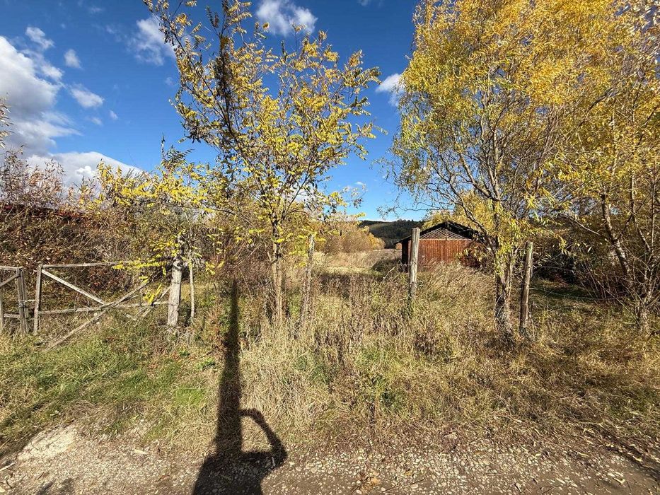 Teren lac Budeasa, planul secund 8000mp