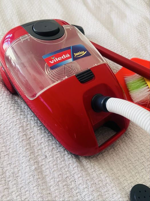 Детска прахосмукачка, работи и запазено