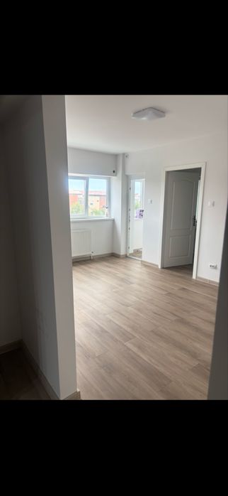 Vand apartament doua camere