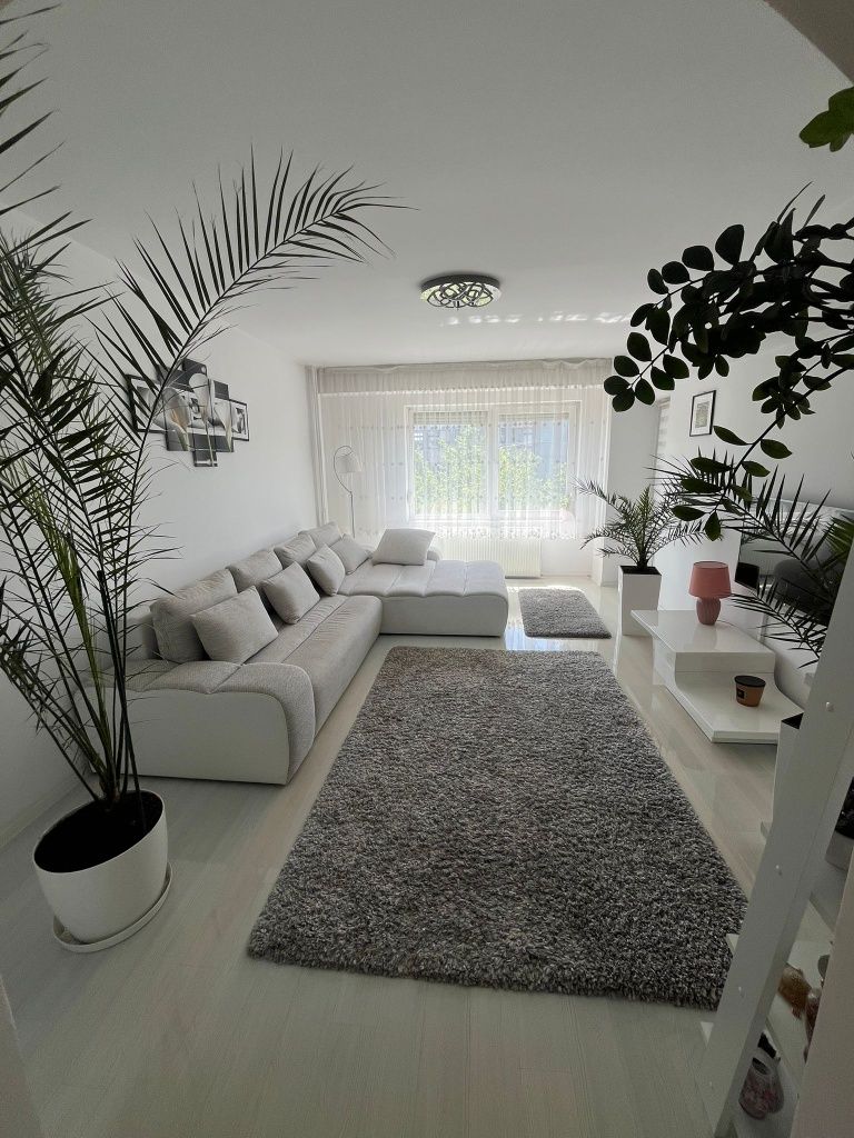 Proprietar,vând apartament.cu 3 camere tip D etaj2/4 Ștefan cel Mare