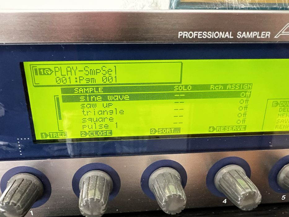 Sampler Yamaha A4000 + extras