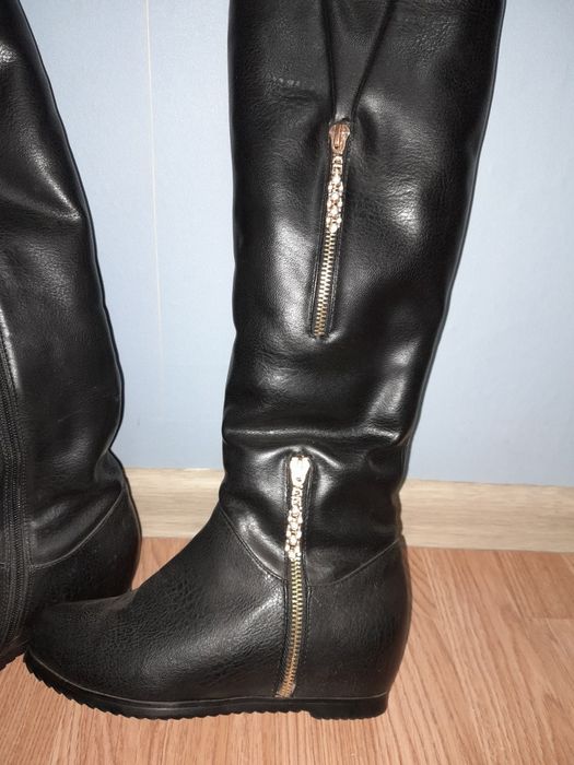 Женские сапоги,новые абсолютно. Петропавловская кожа