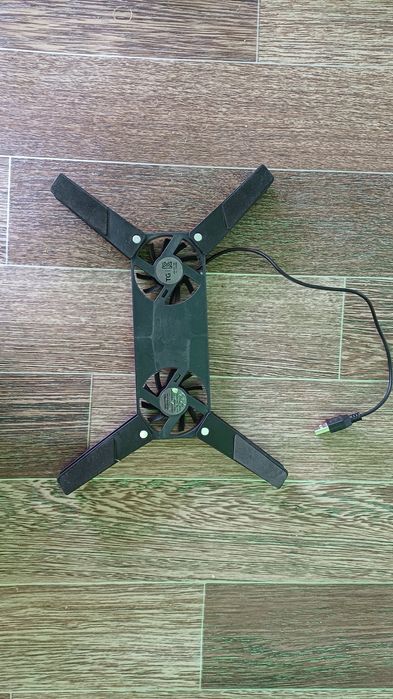 Кулер куллер для ноутбука  в хорошем состоянии