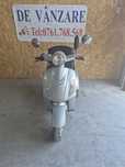 Cărucior scuter electric