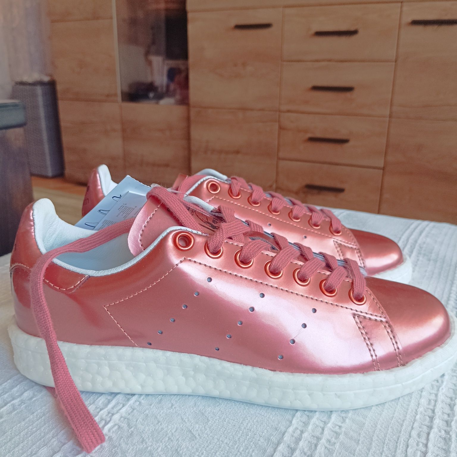Оригинални дамски сникърси Adidas  N38