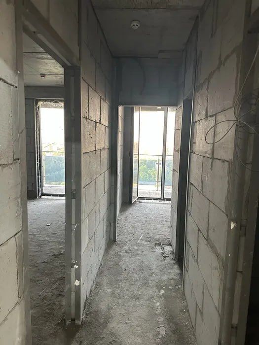 ЖК Парламент квартира 1-х комнатная состояние коробка. Юнусабад 6-кв.