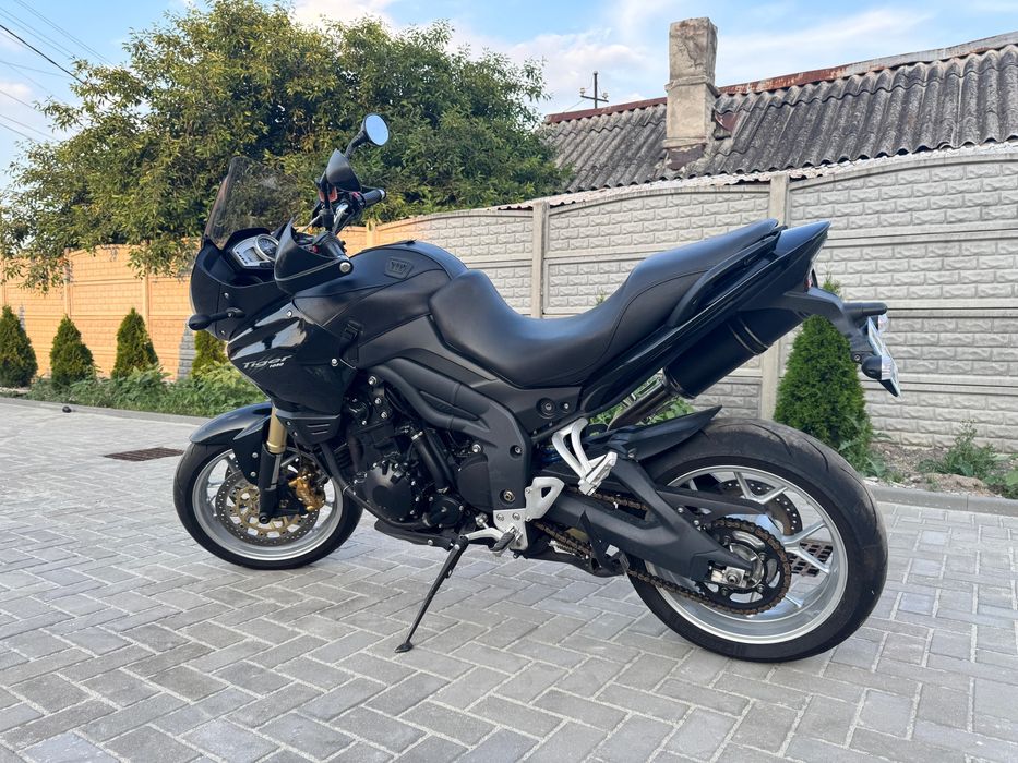 Triumph Tiger 1050 an 2011 , SC Project,