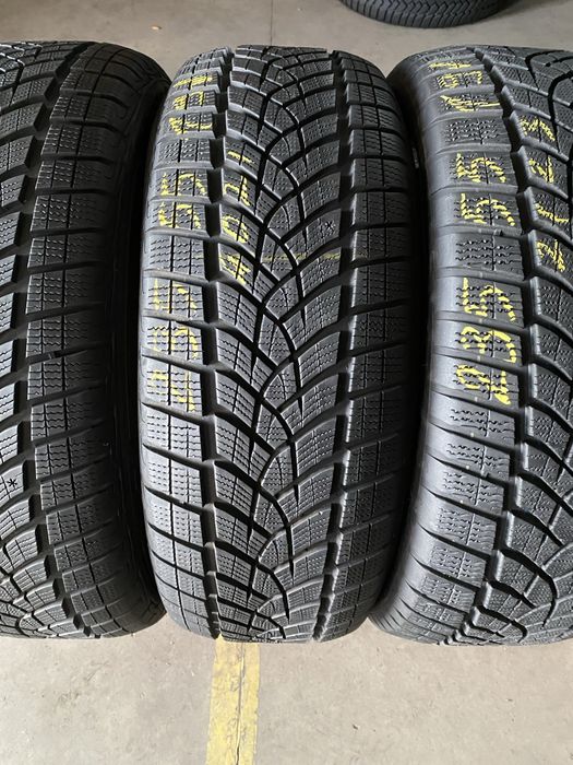 Anvelope iarna 235/55/19 Goodyear Ultra Grip Performance 235 55 19 R19