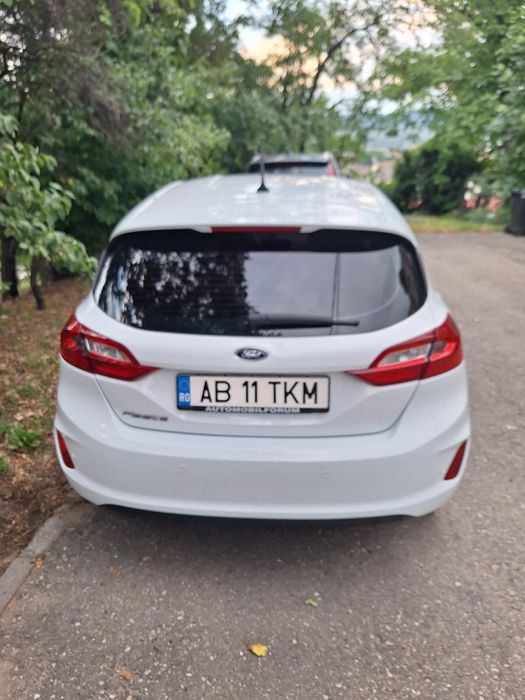 Vând Ford Fiesta