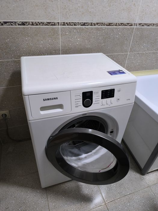 Стиральная машина SAMSUNG продам срочно