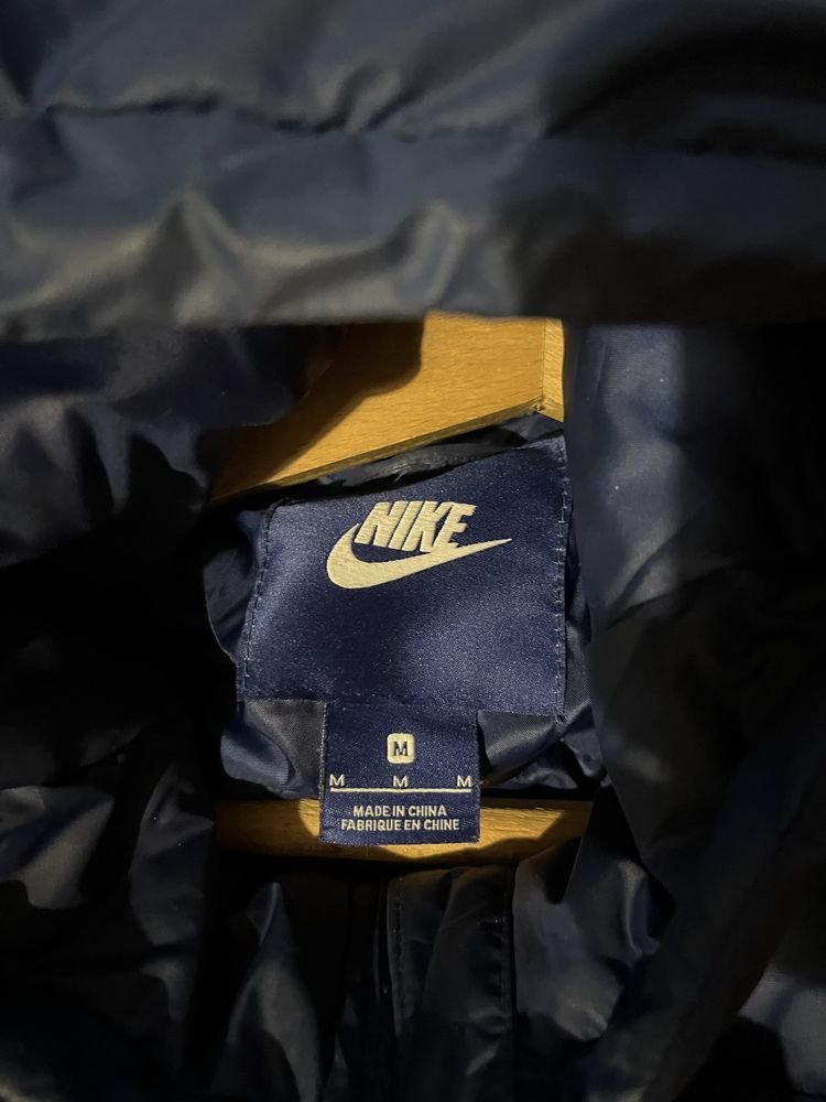 Елек Nike.