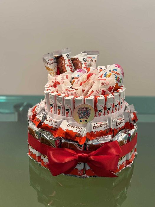 Torturi din dulciuri Kinder