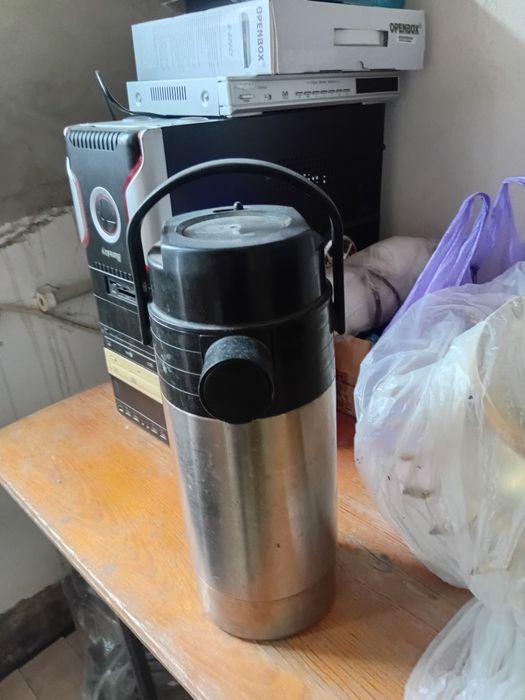 Продам трехлитровый термос