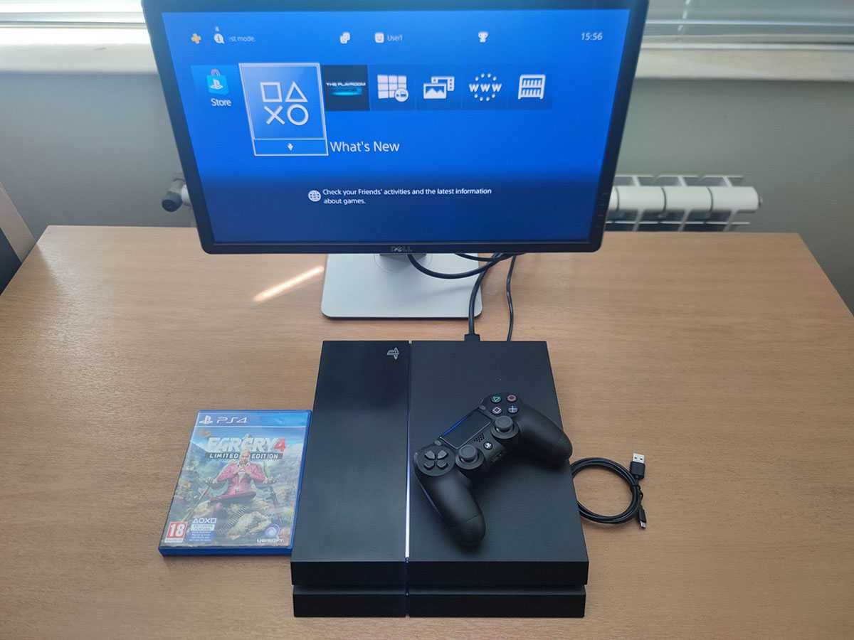 Playstation 4 със джойстик, кабели и подарък игра, PS4 конзола