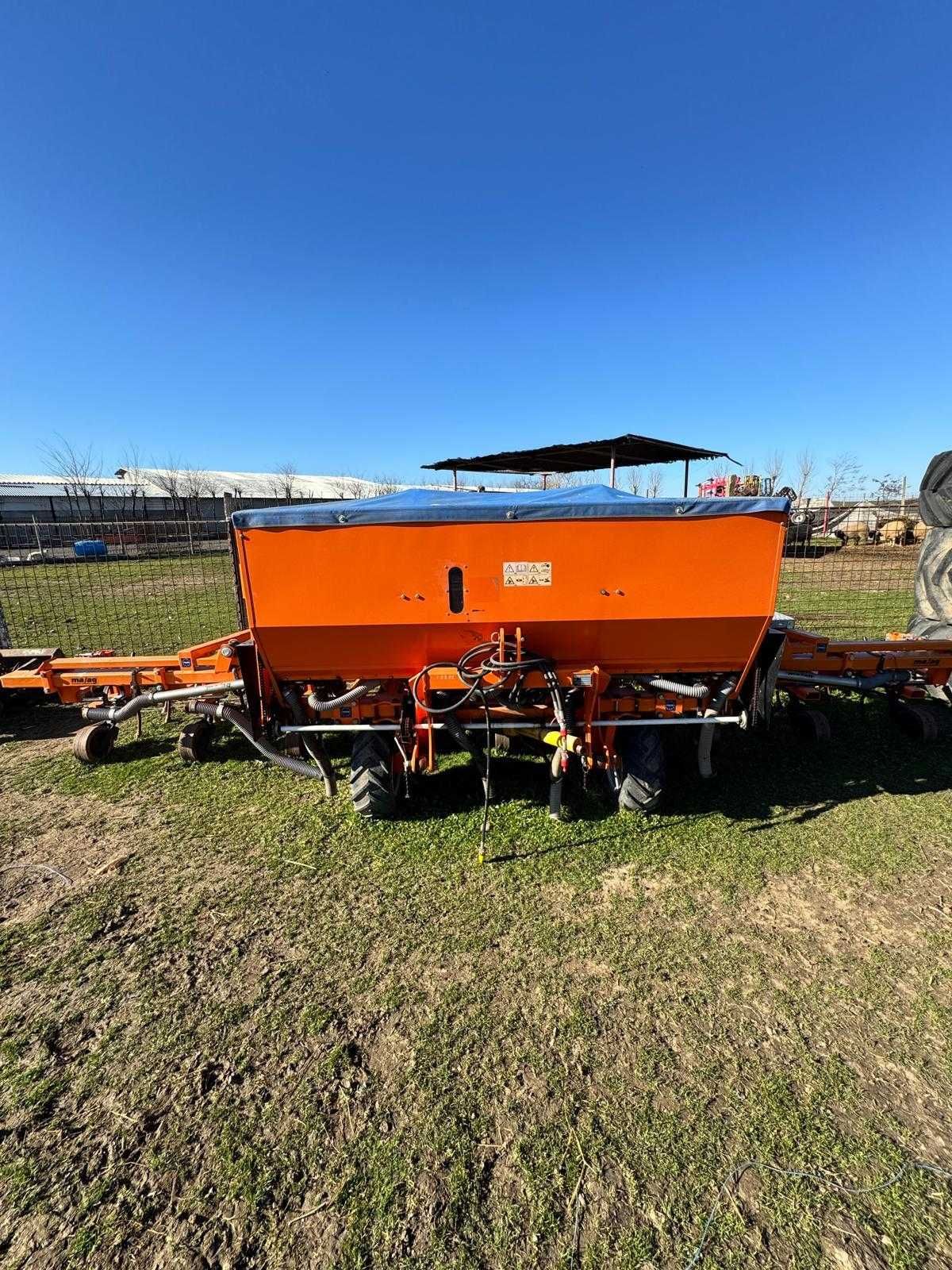 Cultivator/Prasitor MAAG SMI 8 03/ 8 rânduri /bazin 700l+500l /an 2020